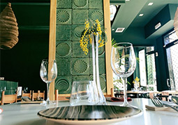 Restaurante decorado con la colección Artigiano